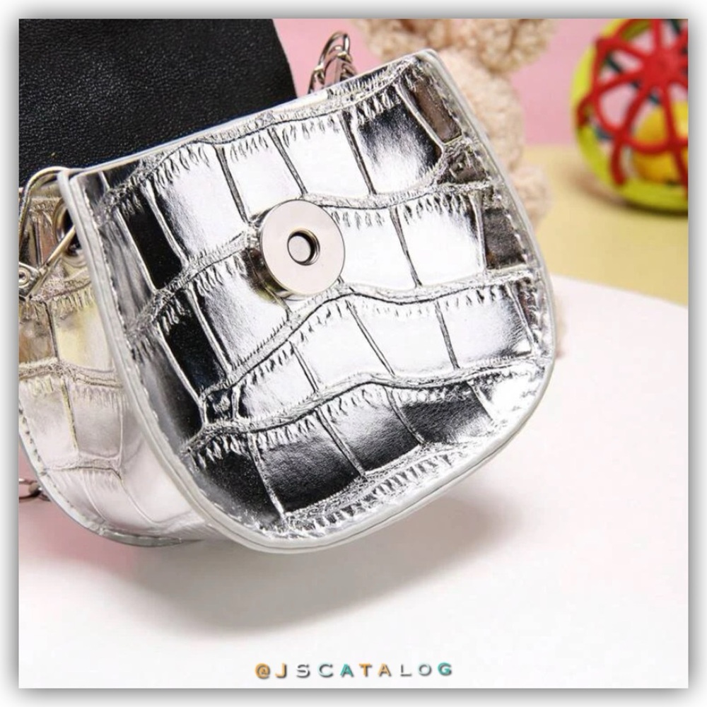 NEW Silver Leather Crossbody Coin Purse Bag - Picture 9 of 9